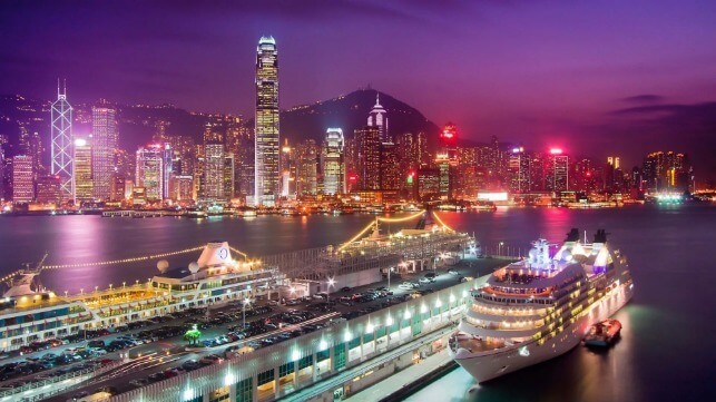 cruise ships docking in Hong Kong