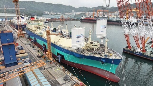 sails on LNG carrier