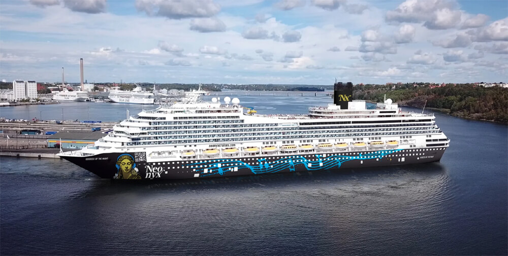 cruise ship Goddess of the Night