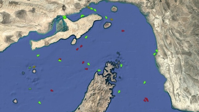 Underway merchant traffic in the Strait of Hormuz, April 15 (Pole Star)