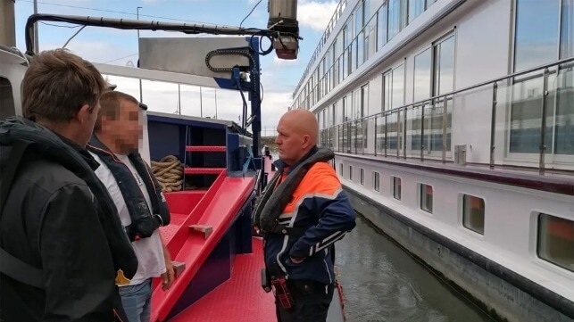 Belgian checkpoint for river shipping